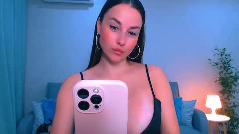 Christina online show from April 9, 2026, 7:08 pm