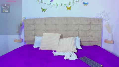 summer_girls01 online show from March 25, 2026, 8:26 pm