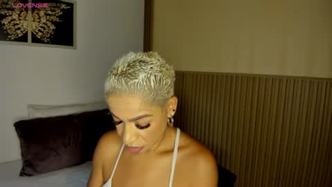 Snapshot of summer_night_ chatting on July 19, 2026, 12:42 pm Summer online show from July 19, 2026, 12:42 pm