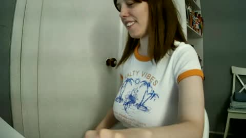 Snapshot of summerbluesky chatting on June 25, 2026, 4:00 pm summerbluesky online show from June 25, 2026, 4:00 pm