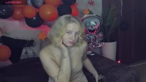 summerjem online show from October 31, 2025, 9:54 am