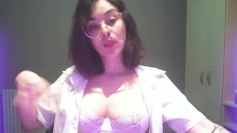 Snapshot of summerprints chatting on November 4, 2025, 7:35 pm Summer online show from November 4, 2025, 7:35 pm