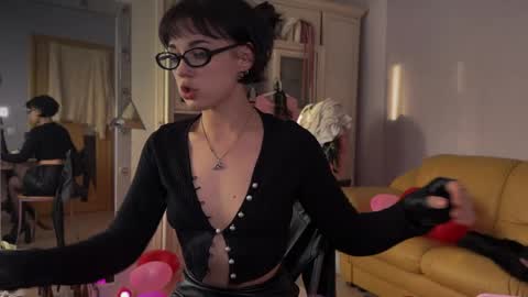 Snapshot of sun_for_you chatting on June 3, 2026, 5:40 pm Miss Nelly online show from June 3, 2026, 5:40 pm