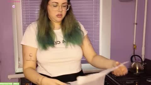 Tina. Im topless model  online show from November 5, 2025, 1:11 pm