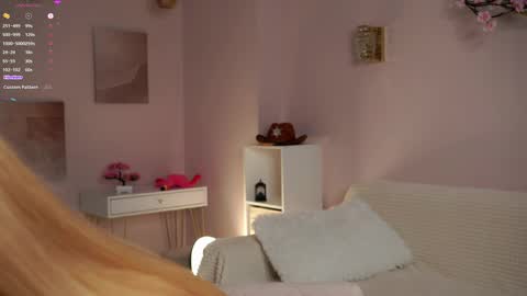 Lily online show from April 5, 2026, 2:36 pm