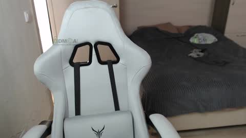 Snapshot of sunny1girl chatting on February 5, 2025, 9:25 am Alice and Sergey online show from February 5, 2025, 9:25 am