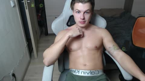 Snapshot of sunny1girl chatting on February 10, 2025, 9:47 pm Alice and Sergey online show from February 10, 2025, 9:47 pm