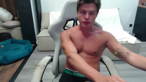 Snapshot of sunny1girl chatting on September 20, 2025, 5:36 pm Alice and Sergey online show from September 20, 2025, 5:36 pm