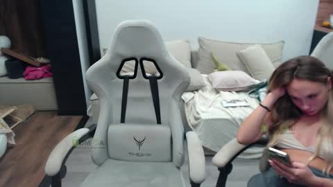 Snapshot of sunny1girl chatting on October 24, 2025, 7:21 pm Alice and Sergey online show from October 24, 2025, 7:21 pm