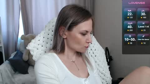 Naomi online show from April 14, 2026, 4:40 am