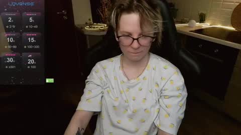 Snapshot of sunny_mood chatting on June 5, 2026, 6:52 am sunny mood online show from June 5, 2026, 6:52 am