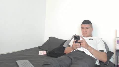 Snapshot of sunnyandevan chatting on December 9, 2024, 6:57 pm Christian Vanessa online show from December 9, 2024, 6:57 pm