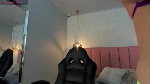  S U N N Y online show from September 18, 2025, 12:29 pm