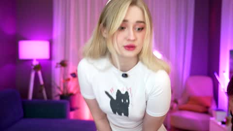 Snapshot of sunnyfia chatting on February 8, 2025, 2:47 am Fia - TG - Mia - Alice - online show from February 8, 2025, 2:47 am