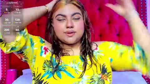 Snapshot of sunnyhoney_ chatting on June 17, 2026, 12:29 pm Sunny online show from June 17, 2026, 12:29 pm