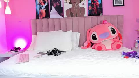 Snapshot of sunnypage chatting on October 18, 2025, 7:03 pm online show from October 18, 2025, 7:03 pm