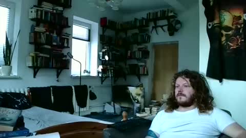 Snapshot of sunr1sa chatting on December 31, 2024, 7:42 am sunr1sa online show from December 31, 2024, 7:42 am