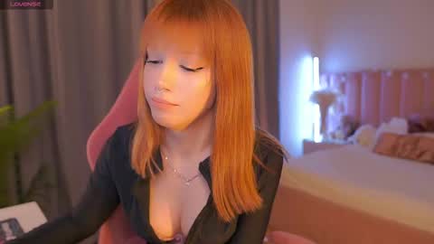 sunrisee_ online show from February 27, 2026, 5:13 pm