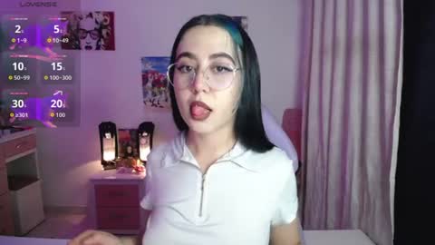 Snapshot of sunset_pienk chatting on June 12, 2026, 5:17 am Sunset online show from June 12, 2026, 5:17 am