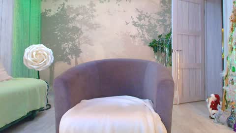 Eva  online show from January 11, 2026, 4:28 am