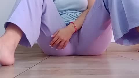 Annie online show from September 26, 2025, 4:11 pm