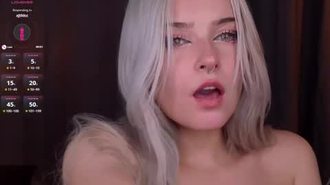 Snapshot of sunshinegirlx chatting on September 28, 2025, 6:19 am Alice online show from September 28, 2025, 6:19 am