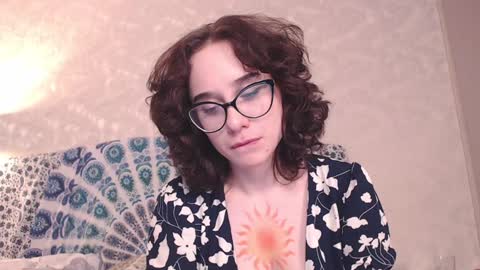 Snapshot of sunshinehella chatting on December 30, 2024, 10:10 am Hella online show from December 30, 2024, 10:10 am