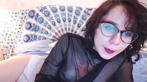 Snapshot of sunshinehella chatting on January 10, 2025, 8:18 am Hella online show from January 10, 2025, 8:18 am