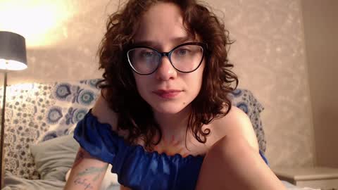 Snapshot of sunshinehella chatting on February 4, 2025, 11:16 pm Hella online show from February 4, 2025, 11:16 pm