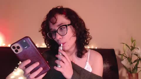 Snapshot of sunshinehella chatting on February 15, 2025, 11:06 am Hella online show from February 15, 2025, 11:06 am