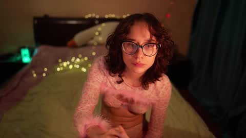 Snapshot of sunshinehella chatting on February 22, 2025, 10:40 am Hella online show from February 22, 2025, 10:40 am