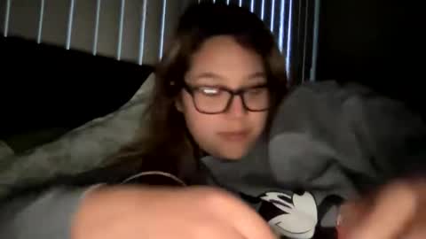 Snapshot of sunshinemae09 chatting on November 21, 2025, 12:43 am sunshinemae09 online show from November 21, 2025, 12:43 am