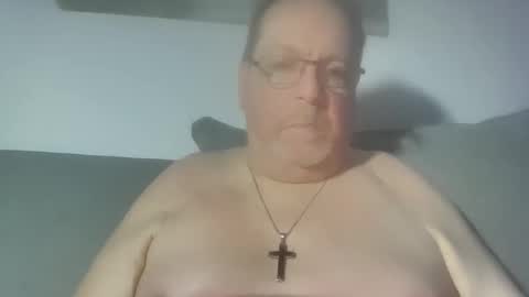 Snapshot of sunspotbaby chatting on May 17, 2026, 12:41 am Sunspotbaby online show from May 17, 2026, 12:41 am