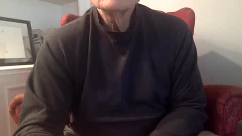 suntrdr077 online show from March 28, 2026, 8:52 pm