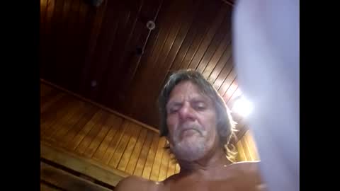 Snapshot of suntroll chatting on January 6, 2025, 6:47 am Suntroll online show from January 6, 2025, 6:47 am