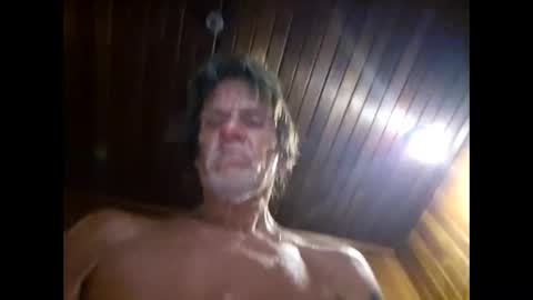 Snapshot of suntroll chatting on January 17, 2025, 8:34 am Suntroll online show from January 17, 2025, 8:34 am