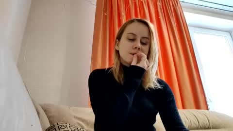 Annie online show from January 18, 2025, 9:02 am