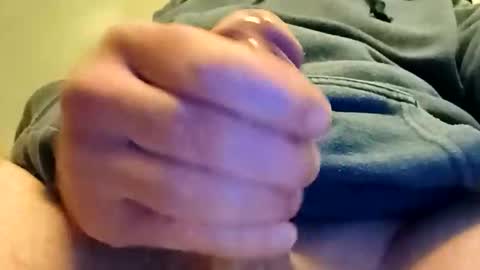 superflieseyes online show from November 27, 2025, 10:39 am