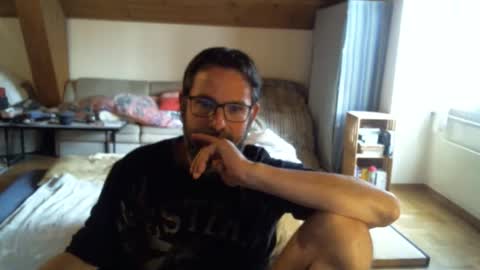 Snapshot of supersquirrel81 chatting on October 3, 2025, 3:42 pm supersquirrel81 online show from October 3, 2025, 3:42 pm