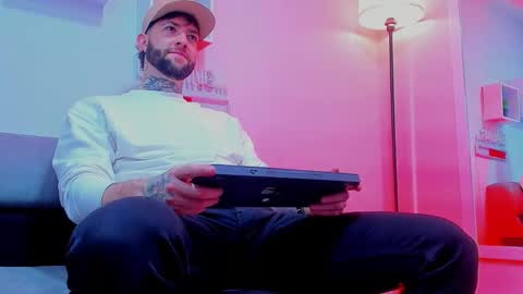 supreme_alpha_ online show from November 22, 2025, 4:55 am