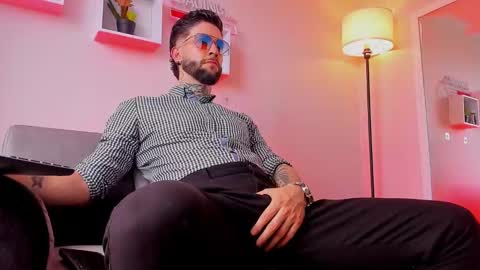 supreme_alpha_ online show from November 26, 2025, 8:21 pm