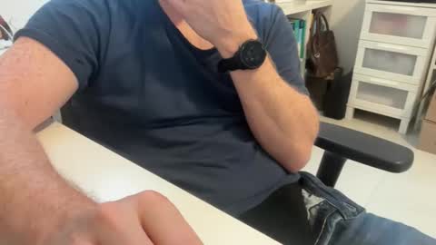 Snapshot of surfstar81 chatting on October 27, 2025, 7:12 am surfstar81 online show from October 27, 2025, 7:12 am