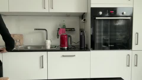 Snapshot of surfstar81 chatting on February 1, 2026, 7:51 am surfstar81 online show from February 1, 2026, 7:51 am