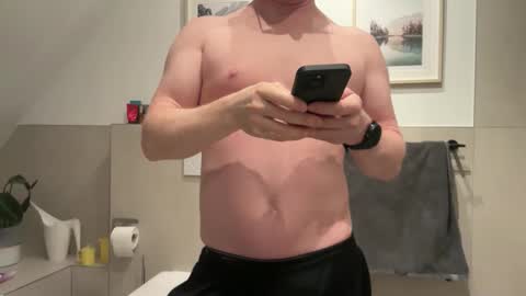 Snapshot of surfstar81 chatting on March 21, 2026, 9:07 pm surfstar81 online show from March 21, 2026, 9:07 pm