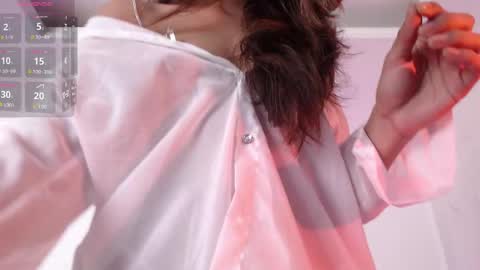 Susana hendrix    online show from December 14, 2025, 3:17 pm