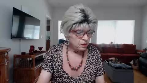 Snapshot of susanandlisa chatting on June 20, 2026, 3:59 pm sexualsusan online show from June 20, 2026, 3:59 pm