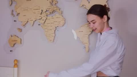 susannahtrojahn online show from February 4, 2026, 12:22 pm