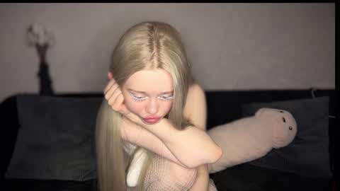 Snapshot of susieevans chatting on February 6, 2025, 5:09 pm Sue online show from February 6, 2025, 5:09 pm