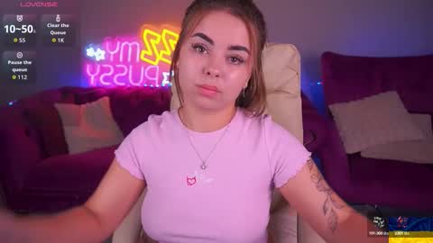 Snapshot of susiewood chatting on September 21, 2025, 6:15 am Susie online show from September 21, 2025, 6:15 am