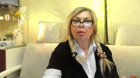 Snapshot of susiexnoreen chatting on February 6, 2026, 3:37 pm SusiexNoreen online show from February 6, 2026, 3:37 pm